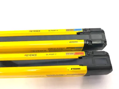 USED KEYENCE SAFETY LIGHT CURTAIN SET FINGER-PROTECTION TYPE 39 OPTICAL AXES