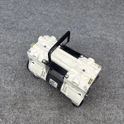 Used Welch 2561R-60 Vacuum Pumps California US | Davliegogo LLC #1708388