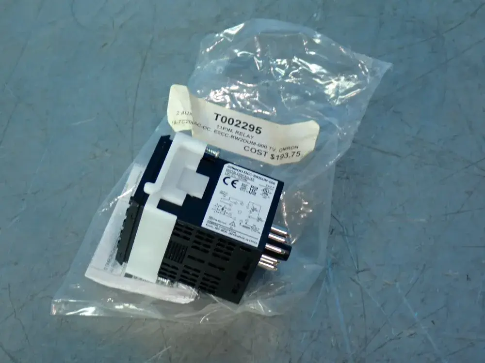 NEW OMRON E5CCRW2DUM000