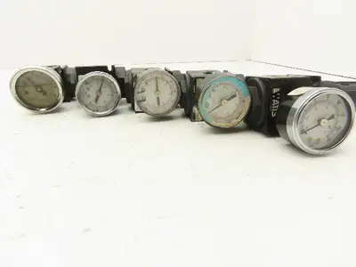 Watts R35-02CG Pneumatic Regulator w/Gauge 300 PSI Lot of 5