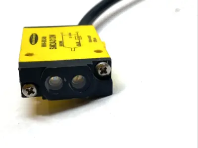 USED BANNER MINI-BEAM PHOTOELECTRIC SENSOR 24–240 VAC DIFFUSE 130MM