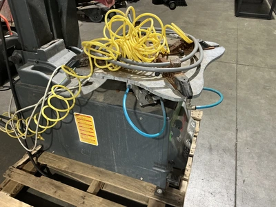 Used BOSCH TCE 4465 PREMIUM AUTOMATIC TELESCOPING TILT-BACK TIRE CHANGER Valve Grinders Michigan US | Miedema Asset Management Group #1437281