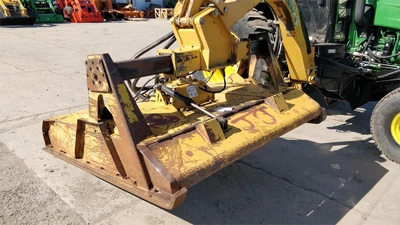 USED 2014 JOHN DEERE 6105D