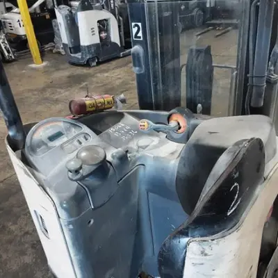 USED 2016 CROWN RR5725-45