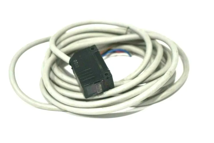 Used YAMATAKE _UNKNOWN_ Photoelectric Sensors | SB Industrial Supply #830323