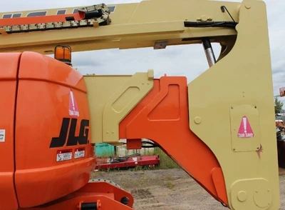 JLG 800 A, 4WDTelescopic Articulating Boom Lift