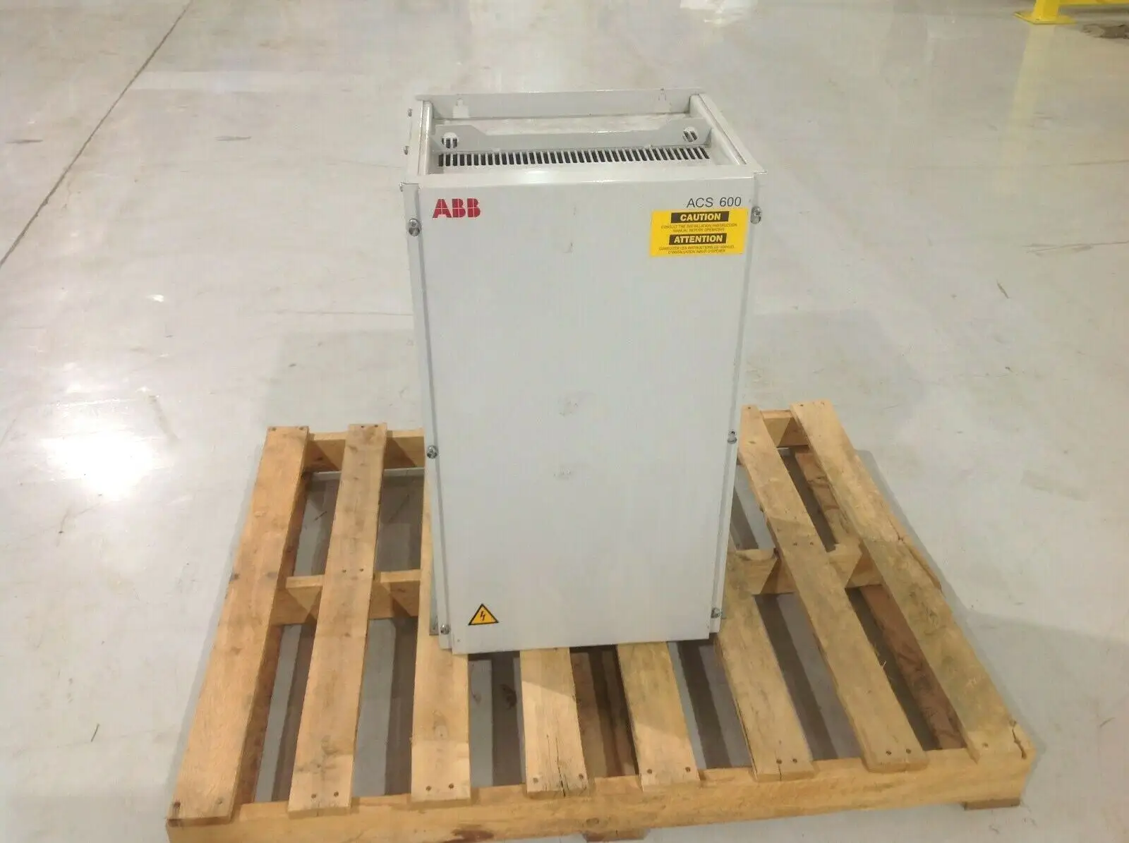 ACS604-0120-4-000B0200901 | ABB  Motor Variable Frequency Drive 3 PH 3AUA489999N304 - For parts or not working