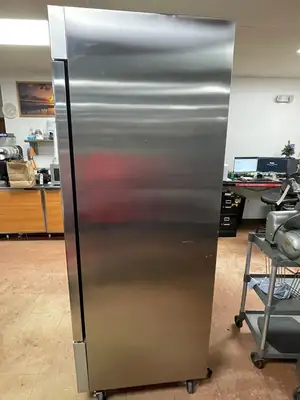 Used Maxx Cold Used 54" Maxx Cold MCR-49FDHC Stainless Two Section Reach In Refrigerator 120V Refrigerators Illinois US | Falcon Restaurant Supply #1374945