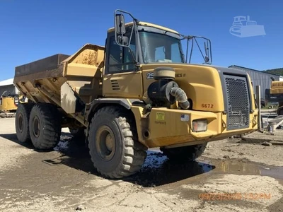 Used 2010 DEERE 250D II Articulated Dump Trucks New York US | Beck Equipment #1509274