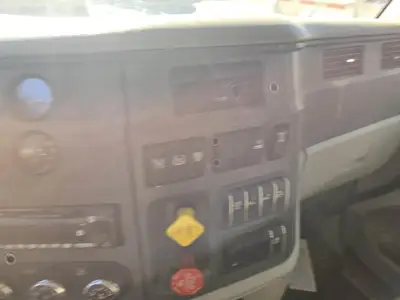 USED 2022 PETERBILT 567