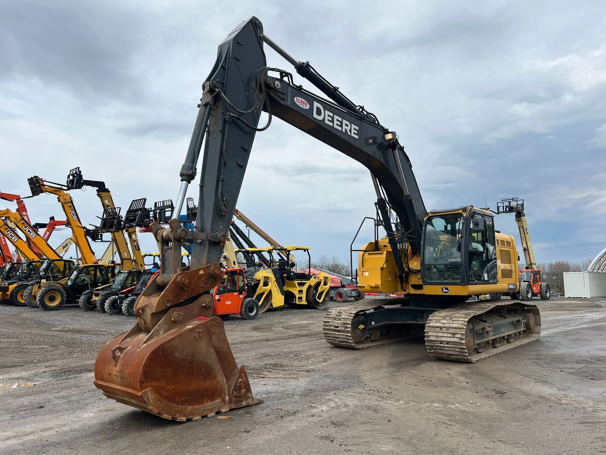USED 2019 DEERE 345G