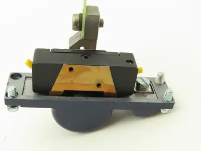 Schmersal M2H 302-11Y-M16-F10 Safety Limit Switch 230V IP65 Lot of 4