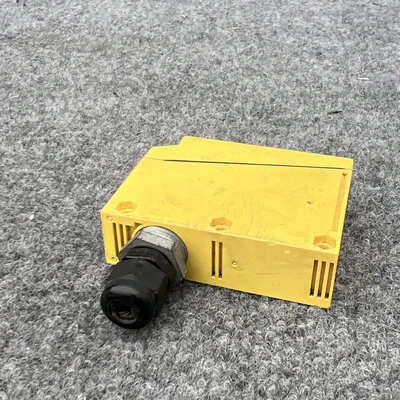 Used Banner Engineering Q85VR3DL-T9 Photoelectric Sensors California US | Davliegogo LLC #1705873