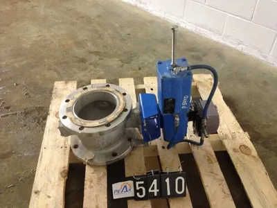 Neles Jamesbury  8"-150 V-Ball Control Valve