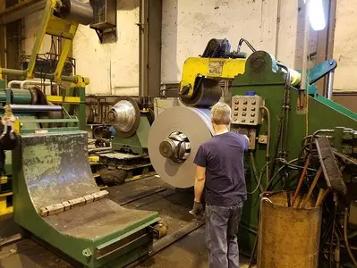 48" X 25,000 LBS. STAMCO SLITTING LINE (USED)