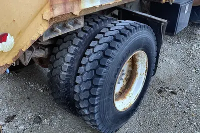 Used 2000 INTERNATIONAL 4900 Dump trucks Missouri US | Proxy Equipment #1377666