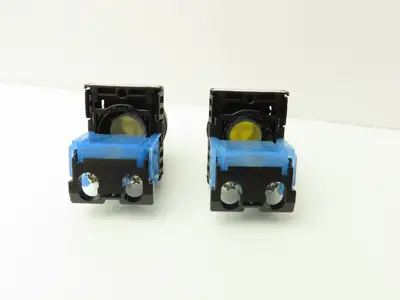 Fuji Electric Pushbutton White Yellow Momentary 22mm 250V 6A Lot of 8