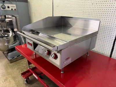 Used Lang Used 24" Lang 124TC Electric Countertop Griddle Thermostatic Controls, 208v Commercial Flat Top Griddles Illinois US | Falcon Restaurant Supply #1375128