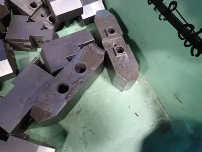 Chuck Jaws