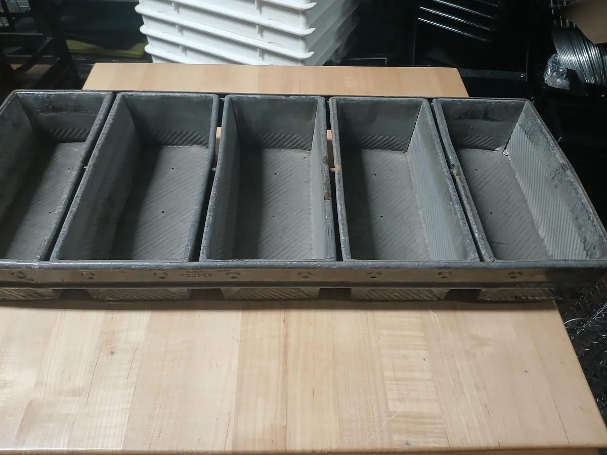 5 Loaf Baking Pan