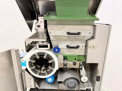 Konig TR 4000 Automatic Divider Rounders | Harvest Equipment and Fabrication Inc (6)