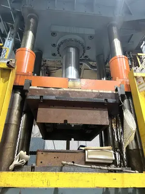 USED 1996 SCHULER SCHULER 4C 200T PRESS
