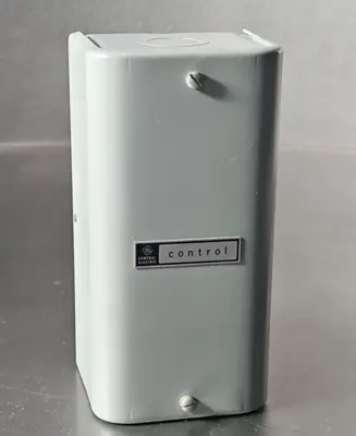 GE CR120E11002 RELAY W/ENCLOSURE. Loc4E34