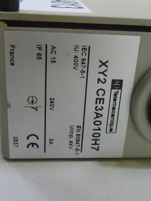 USED TELEMECANIQUE XY2 CE3A010H7