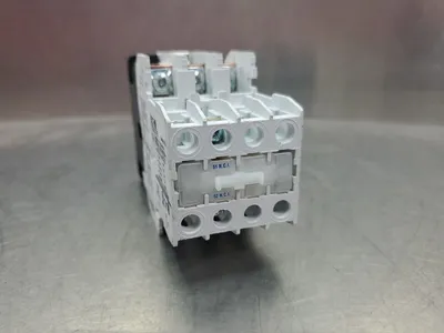 EATON C320KGT8 AUXILIARY CONTACTOR. 4E-7