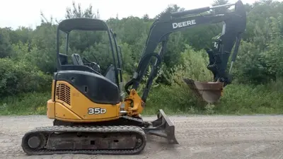 USED 2021 Deere 35D