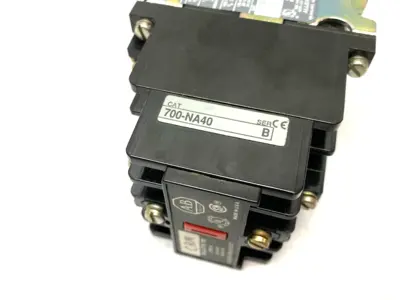 USED ALLEN-BRADLEY SER. C CONTROL RELAY W/ 700-NA40 SER. B RELAY