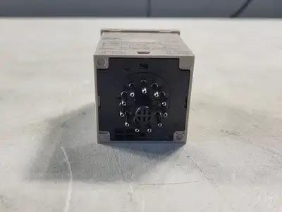 USED OMRON H3CR-A
