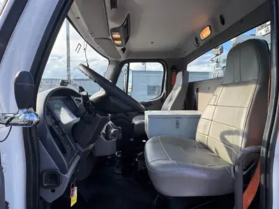 Used 2016 FREIGHTLINER M2 106 Tractors & Trailers Florida US | Truck and Van Outlet #1506272