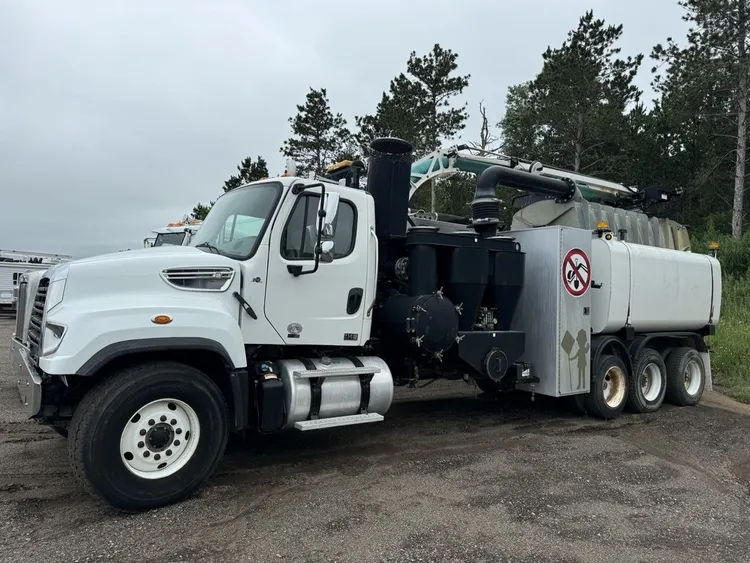Used 2015 FREIGHTLINER 114SD GRADALL VAC Septic/Sewer/Vacuum Trucks Minnesota US | Carco Truck & Equipment #1514177