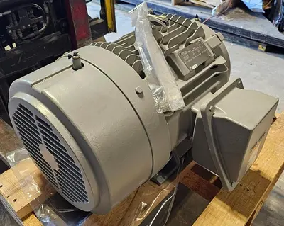 USED SIEMENS 1LE24212DA112AA3
