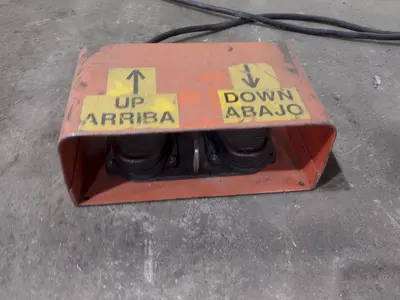4,000 LBS X 72" X 36" GLOBE INTERNATIONAL HYDRAULIC SCISSOR LIFT TABLE, 110 VOLT: STOCK #20941
