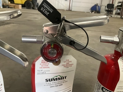 Used _UNKNOWN_ _UNKNOWN_ Fire Extinguishers Michigan US | Miedema Asset Management Group #1311981