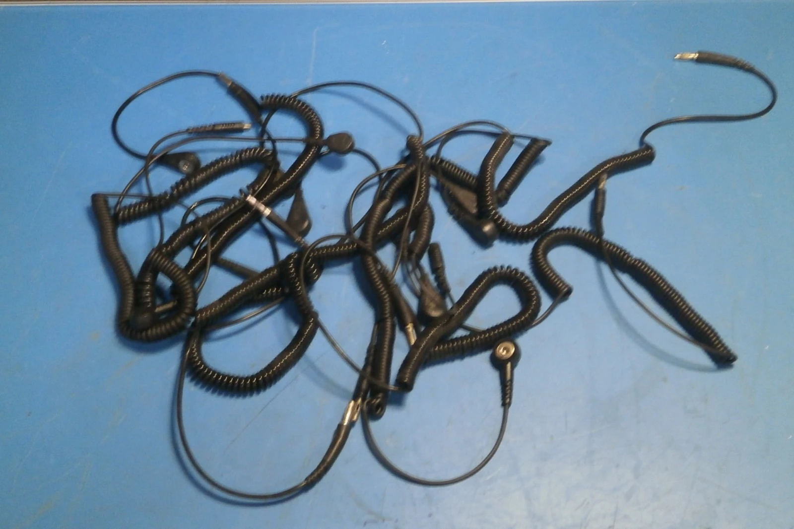 Antistatic bench top cables ( 1 LOT OF 10 )