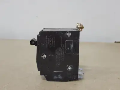 Used SQUARE D QOB250 Switchgears British Columbia CA | Lenmark #239679