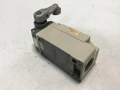 USED OMRON D4B-2171N