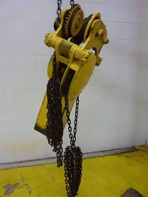 USED YALE HOISTS D-190402
