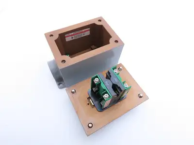 Allen Bradley 800T-XAP 1 Gang Explosion Proof Switch With Cover & Enclosure READ