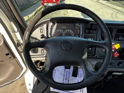Used 2016 FREIGHTLINER M2 106 Tractors & Trailers Florida US | Truck and Van Outlet #1506256