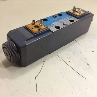 USED VICKERS DG4V-3-6C-M-U-HL7-60