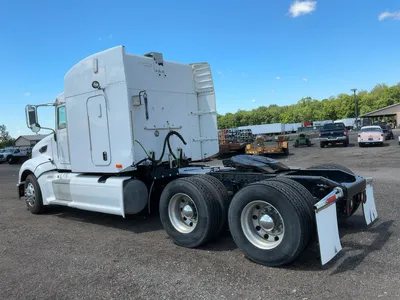 USED 2011 PETERBILT 386