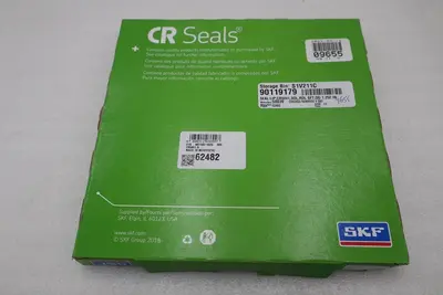 NEW IN BOX 62482 - CR Seals STOCK 5673A