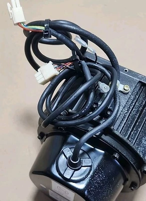 USED Yaskawa SGMDH-06A2A-YR13
