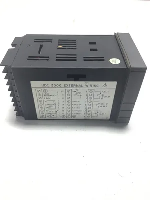 Honeywell DC300A-A-000-30-0A00-0 Temperature Controller 18vA