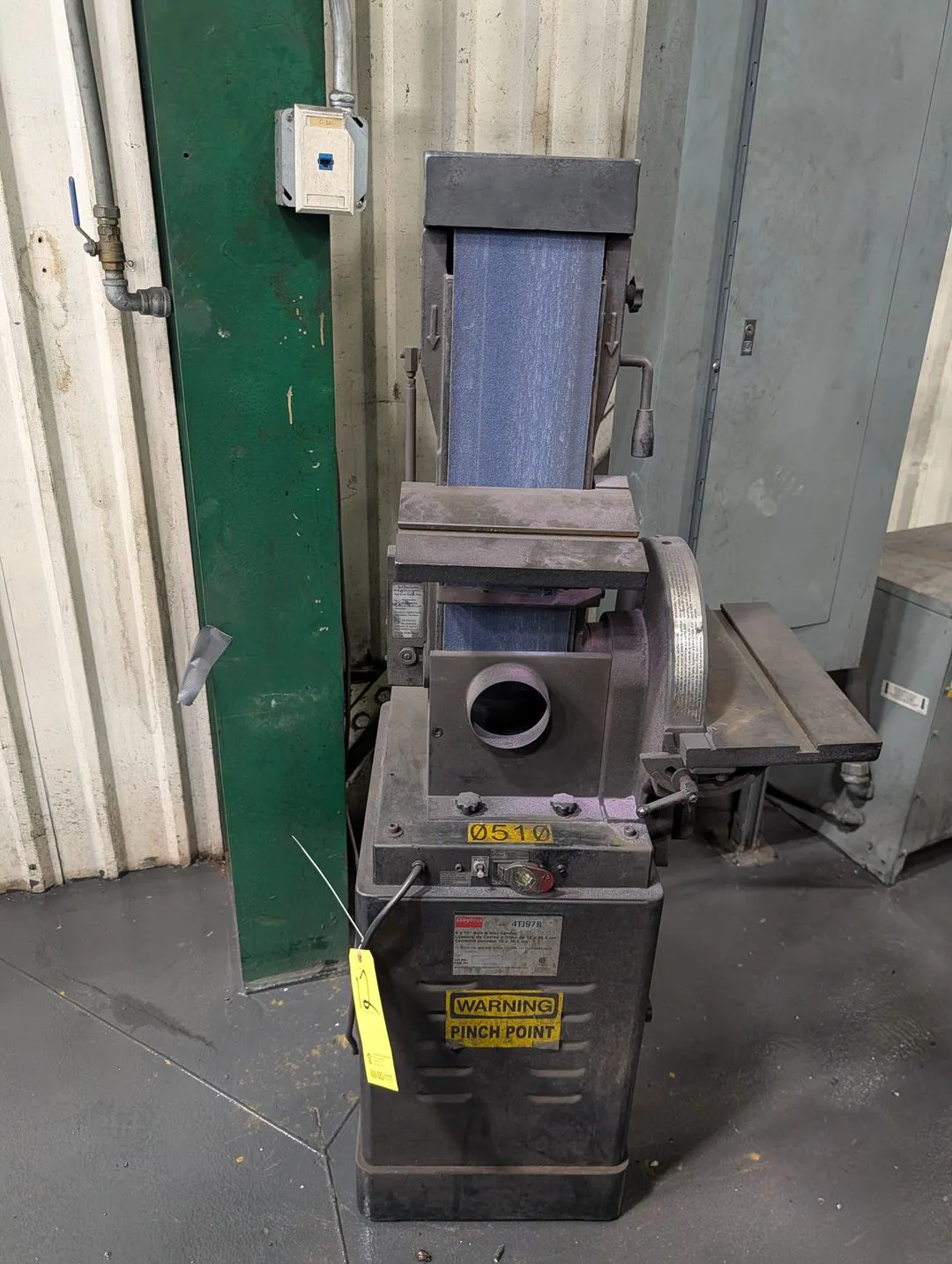 Dayton 4TJ97B 6" x 12" Belt & Disc Sander 1.5hp