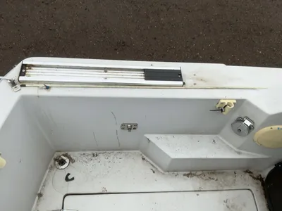 USED 1987 RINKER FIESTA VEE 250